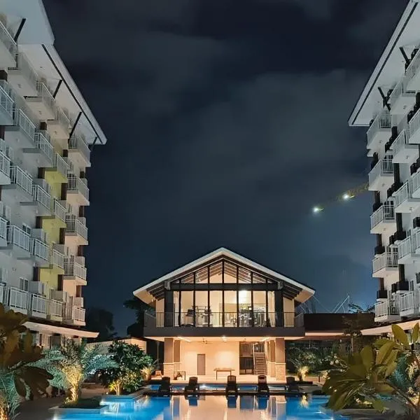 Cozy Condo near Mactan Airport with 200 Mbps Netflix and Pool，位于Lapu Lapu City的酒店