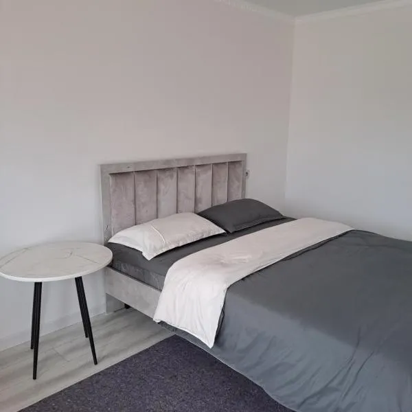 "AILUN" Guest house，位于Tong的酒店