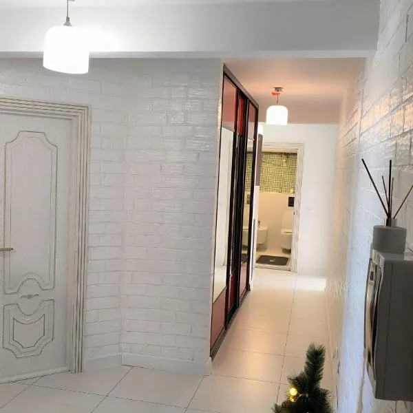 Kомната под ключ - Bedroom - Cameră la cheie，位于基希讷乌的酒店
