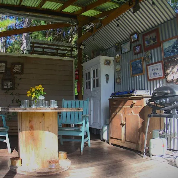 Paddock Shack，位于Carool的酒店