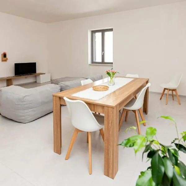 Salenthea apartments，位于梅尔皮尼亚诺的酒店