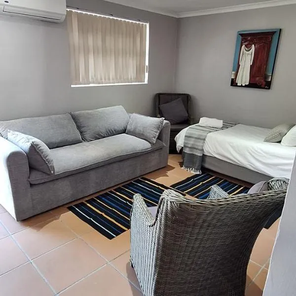 Firehouse selfcatering Garden Cottages no 5,位于惠灵顿的酒店