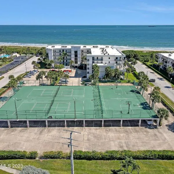 Cape Winds Resort，位于卡纳维拉尔角的酒店