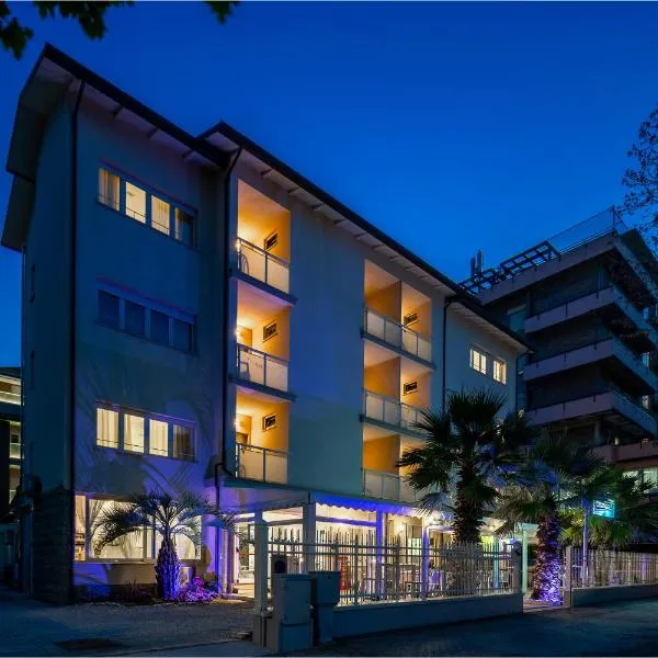 Hotel Altamarea Cesenatico，位于切塞纳蒂科的酒店
