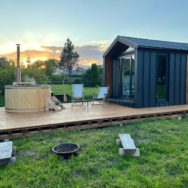 Tiny House Krkonose，位于姆拉代布基的酒店