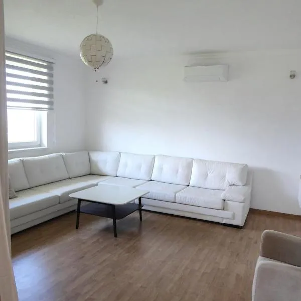Small Hill Apartments，位于Sarajevo的酒店