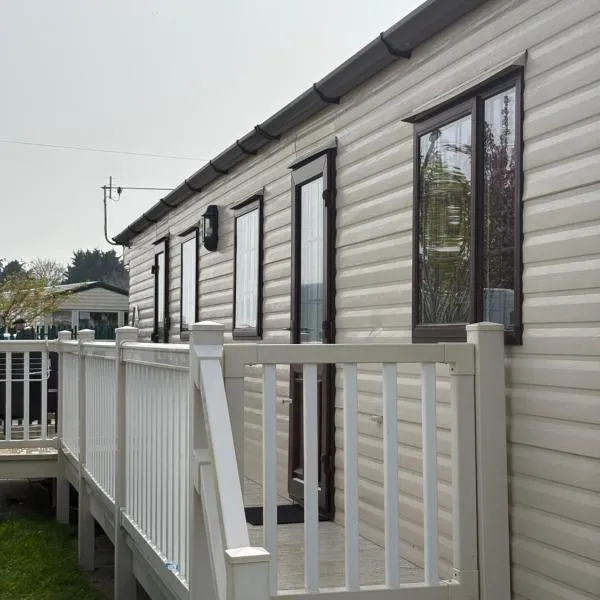 152 north Happy Days Holiday Homes，位于查珀尔圣伦纳兹的酒店