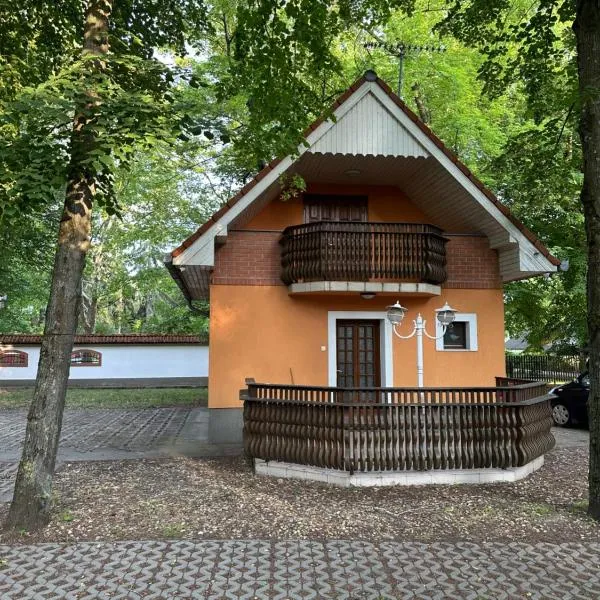 Hátsó Udvar Kuckó，位于Kunfehértó的酒店