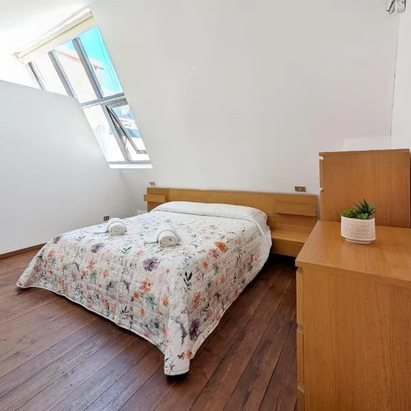 Urbino Loft - City Center on foot，位于克雷马的酒店