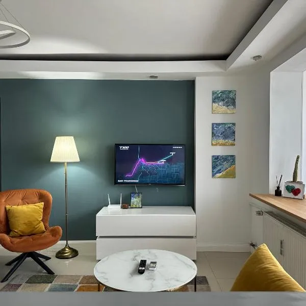 2 rooms condo in city center，位于布加勒斯特的酒店