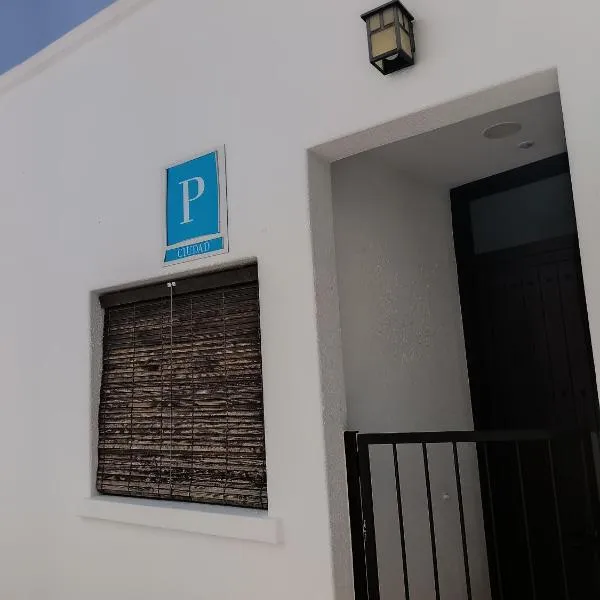 La Troje Pensión，位于卢凯内纳-德拉斯托雷斯的酒店