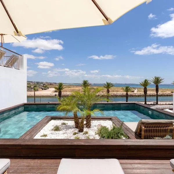 Água Hotels Lagos Bay，位于拉戈斯的酒店