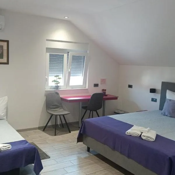 Rooms Jelak，位于大戈里察的酒店