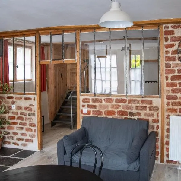 Gîte PMR - Le petit atelier de Claudius，位于Artonne的酒店