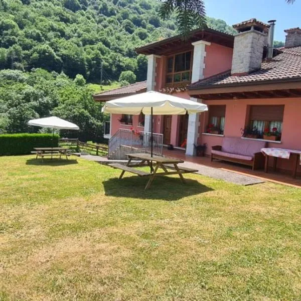 Aptos La Corona-Cabrales-Picos de Europa，位于卡瑞纳的酒店