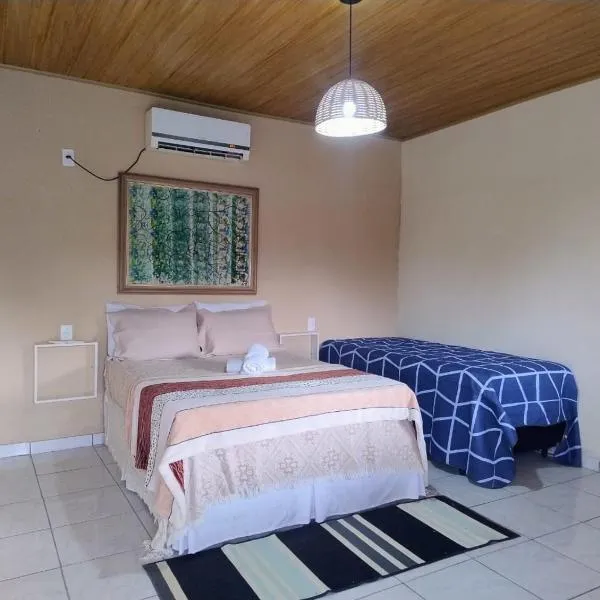 Veraneio Recanto dos Ipês，位于皮雷诺波利斯的酒店