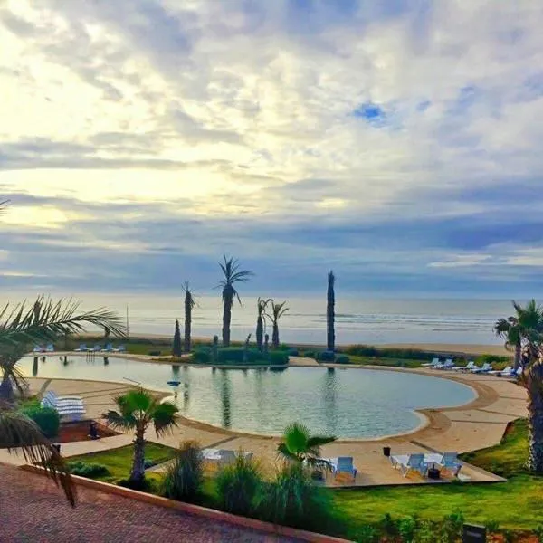 Villa Aglou Center Near Mirlaft，位于Zaouia Sidi Ouaggag的酒店