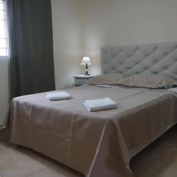 Corrientes "UNO" Apartment，位于拉斐拉的酒店