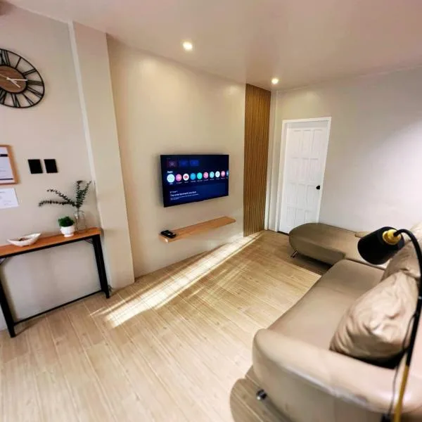 Private 2BR Unit Netflix, WiFi & Comfort，位于Mati的酒店