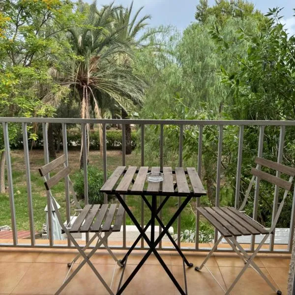 VILLA MARE - 2 beds with balcony, patio and pool and direct park access，位于穆尔西亚的酒店
