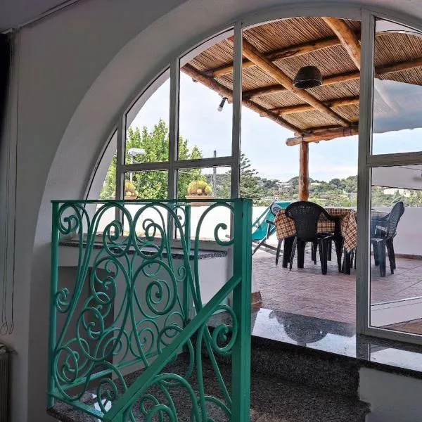 Sunny Terrace Retreat，位于伊斯基亚的酒店