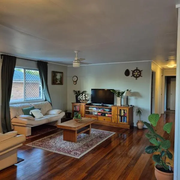 Selah House - Cozy Entire House Retreat，位于Woodridge的酒店
