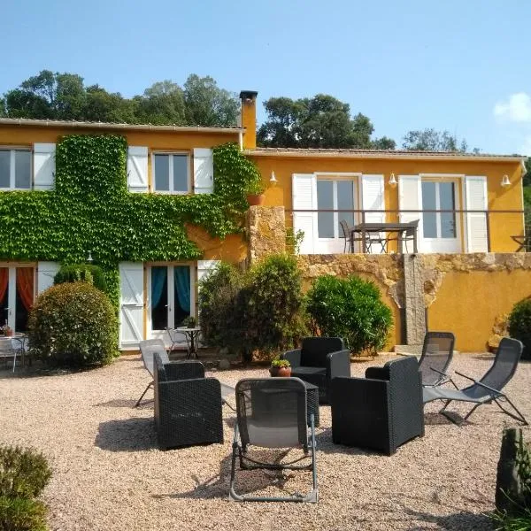 Chez Nat et JC，位于埃希卡-苏埃雷拉的酒店