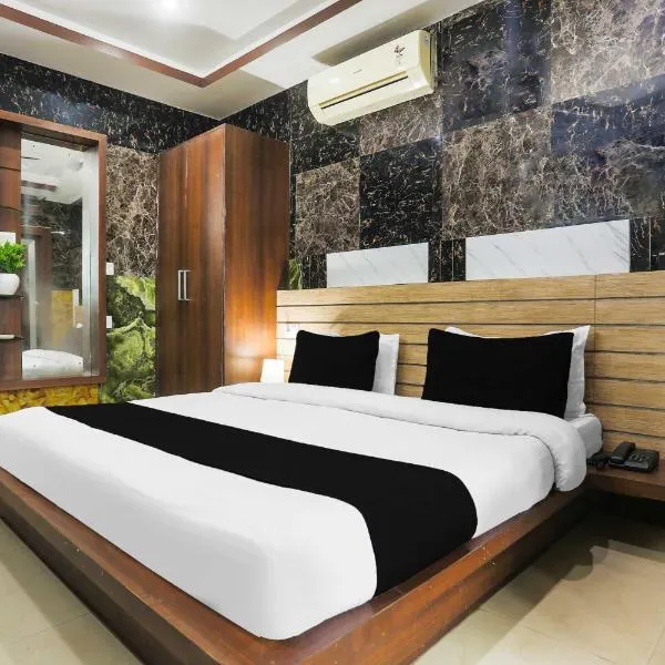 Hotel O Tikonia，位于哈尔德瓦尼的酒店