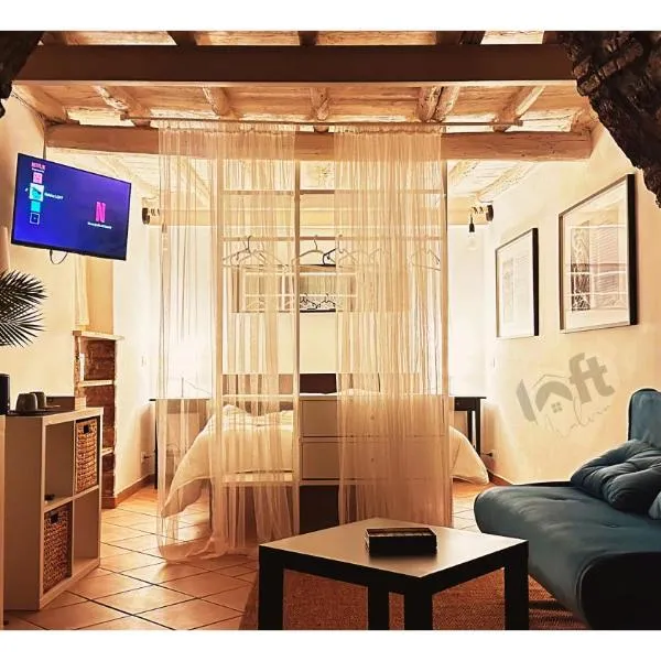 Centralissimo LOFT con camino romantico,位于内皮的酒店
