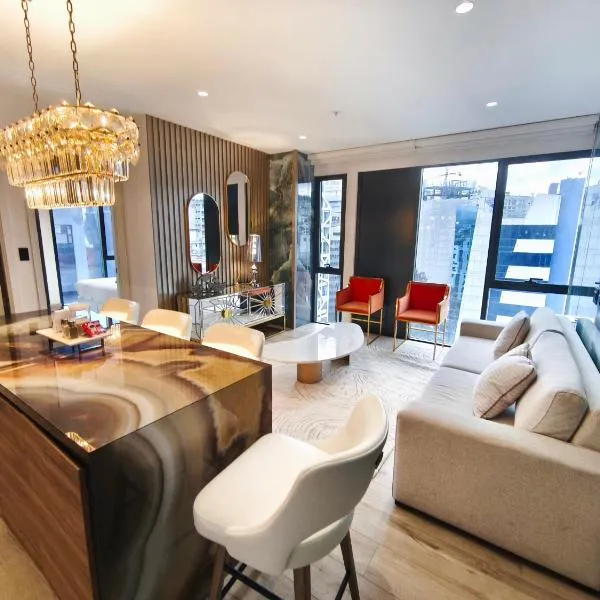 Suites & Apartments Coliving Ecuador Luxury XOE，位于基多的酒店