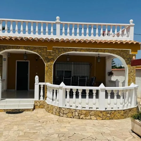 Turisblo villa carmen，位于贝尼卡洛的酒店