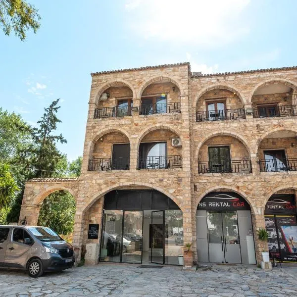 Stone Palace Hotel Near Athen's Airport Free Shuttle From and to Athen's Airport，位于斯巴达的酒店