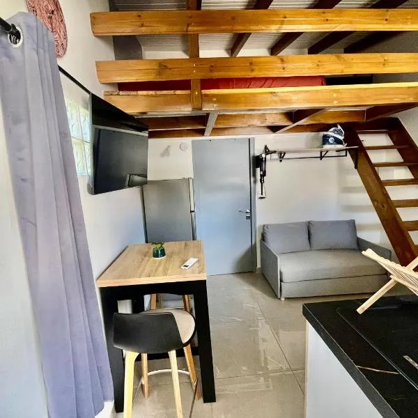 Studio cosy équipé à 5min de la plage，位于旧阿比唐的酒店