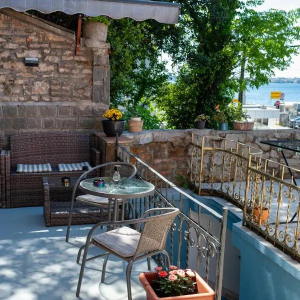 Cosy studio by the beach，位于皮兰的酒店