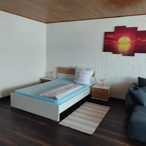 Unterkunft REHBERG Zimmer III，位于瓦尔迪尔恩的酒店