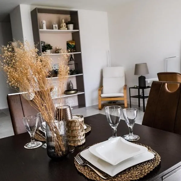 Neue moderne Wohnung,74qm,Balkon,Kingsize Boxspringbett，位于奥芬堡的酒店