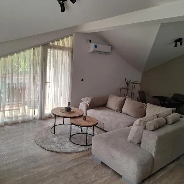 Boho Apartment in Canyon Matka，位于斯科普里的酒店