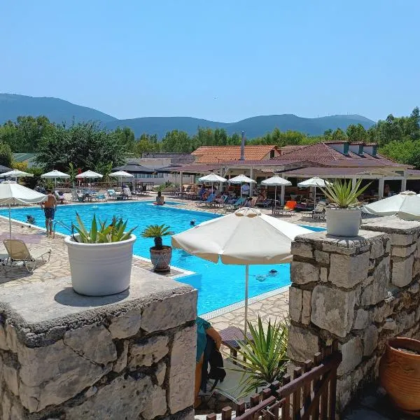 Camping Karavomilos，位于萨米的酒店