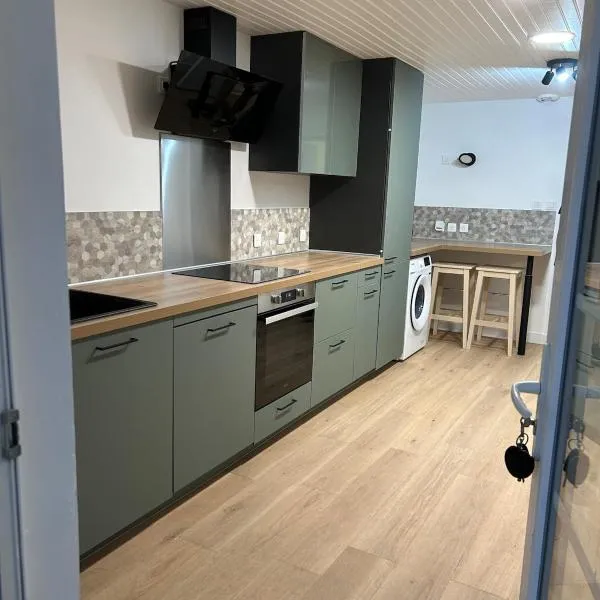Charmante maison rénovée，位于Saint-Ciers-sur-Gironde的酒店