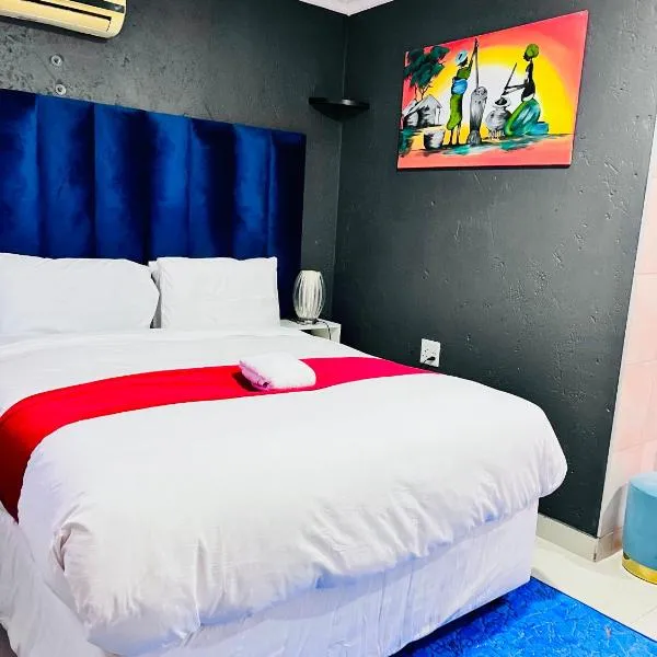 Executive Galaxy Guest House Nkowankowa Extension 2，位于察嫩的酒店