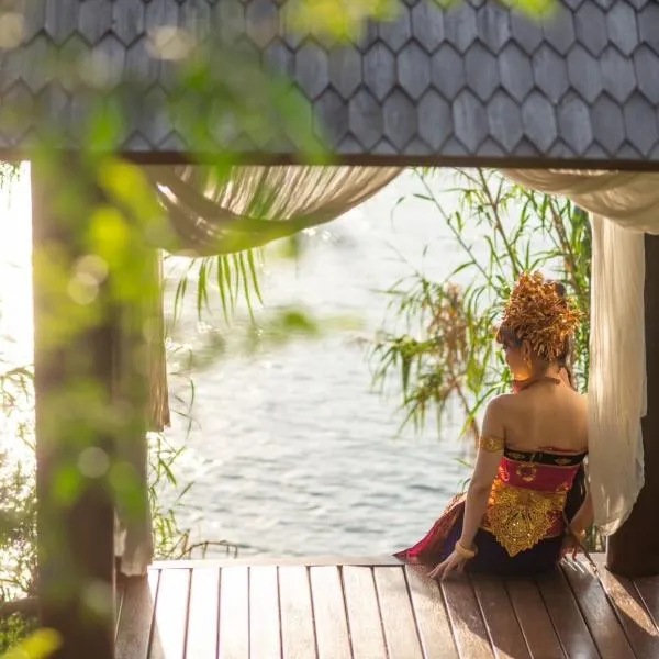 長崎の波音で目覚める冒険基地 Villa 魔女の休日,Villa Witch's Holiday，位于Shirahama的酒店