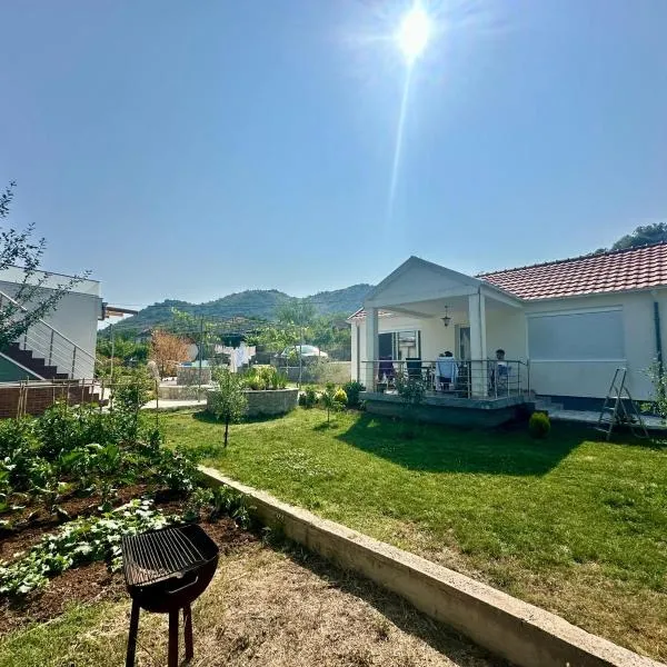 Eco-Apartment Ostros Skutarisee，位于Ćurjan的酒店