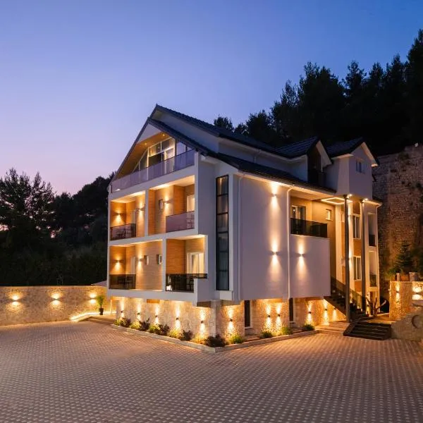 Forest Park Hotel Krujë - Nature and Calm at Kruja's Gate，位于克鲁亚的酒店