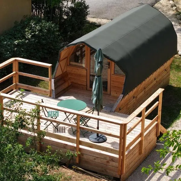 Camping de l'arche Roulotte géodésique，位于Lanas的酒店