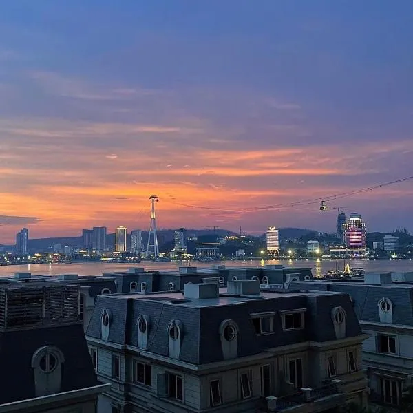 Studio Sapphire Hạ Long View Biển，位于下龙湾的酒店