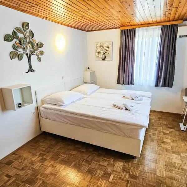 Rooms Koblar，位于波尔托罗的酒店