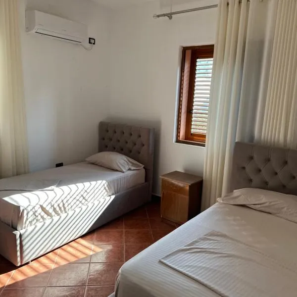 Hotel kulla bakaj，位于莱什的酒店