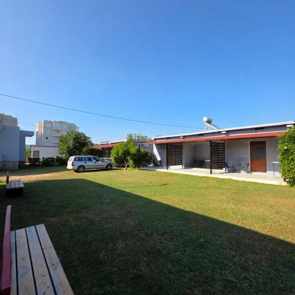 HOLIDAY HOME，位于都拉斯的酒店