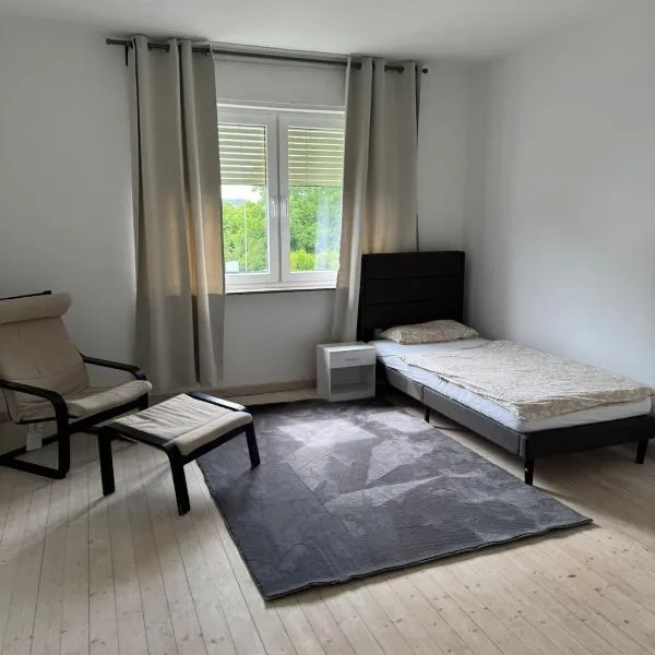 Moderne Zimmer nähe A3，位于Ransbach-Baumbach的酒店