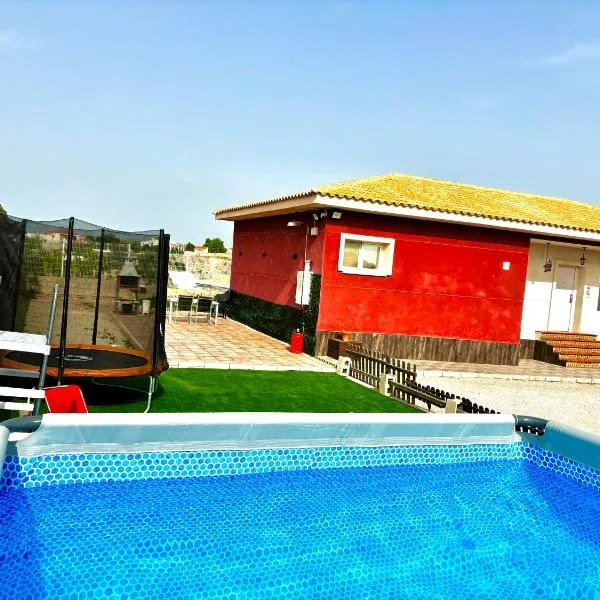 --CHALET EN ALICANTE-- Piscina Privada，位于Moralet的酒店